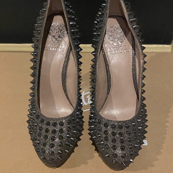 Vince Camuto Madelyn Spiked Pumps Size 7B/37 - Picture 3 of 7